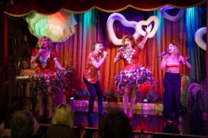 Kinky Summer 2024, Die Travestie-Comedy-Musical-Gute-Laune-Sommer-Show der Costa Divas, Sweet Diva - Carlo Schiavone - Male Diva - Eva Schütz, CLACK Theater - Lutherstadt Wittenberg, Corinna Kroll